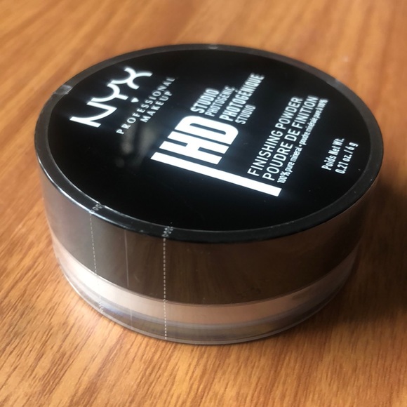 NYX Professional Makeup HD Studio Finishing Powder - Picture 8 of 12